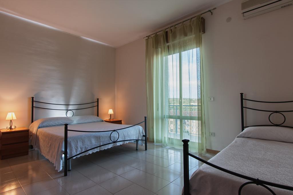 Joanne B&B Canicattini Bagni Habitación foto